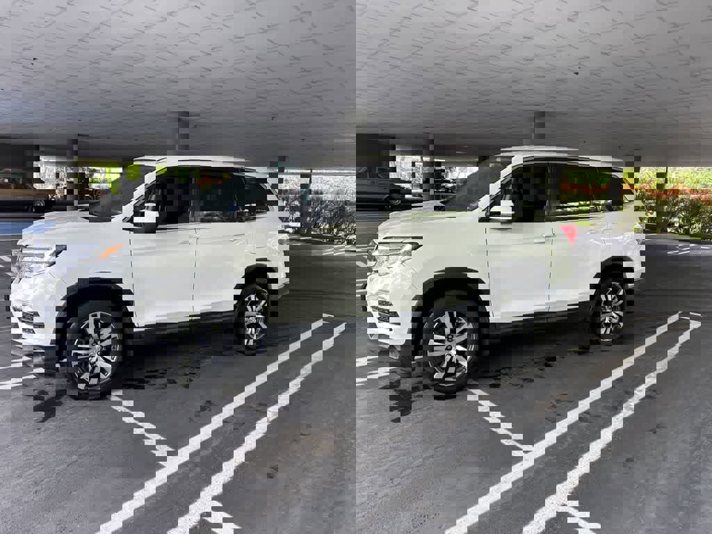 Used 2017 Honda Pilot EX image 1