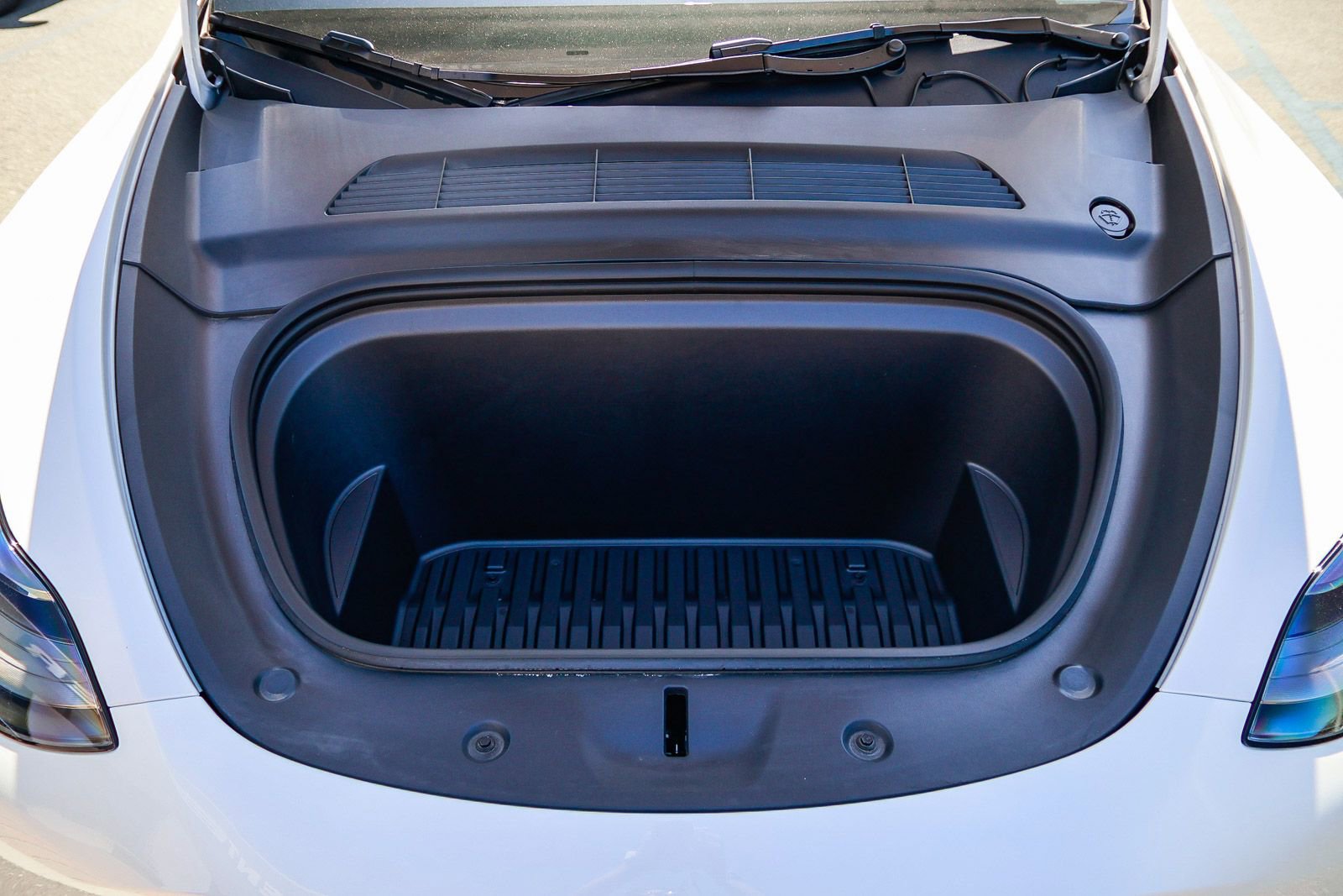 Used 2024 Tesla Model Y Performance image 31