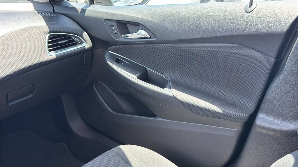 Used 2018 Chevrolet Cruze LS FWD image 27