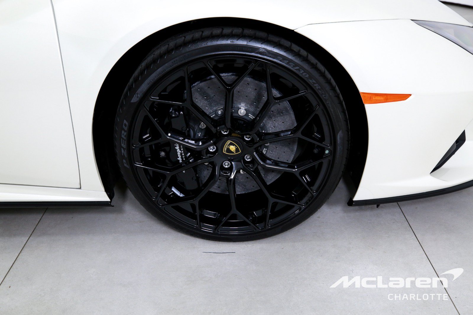 Used 2022 Lamborghini Huracan EVO AWD/4WD image 24
