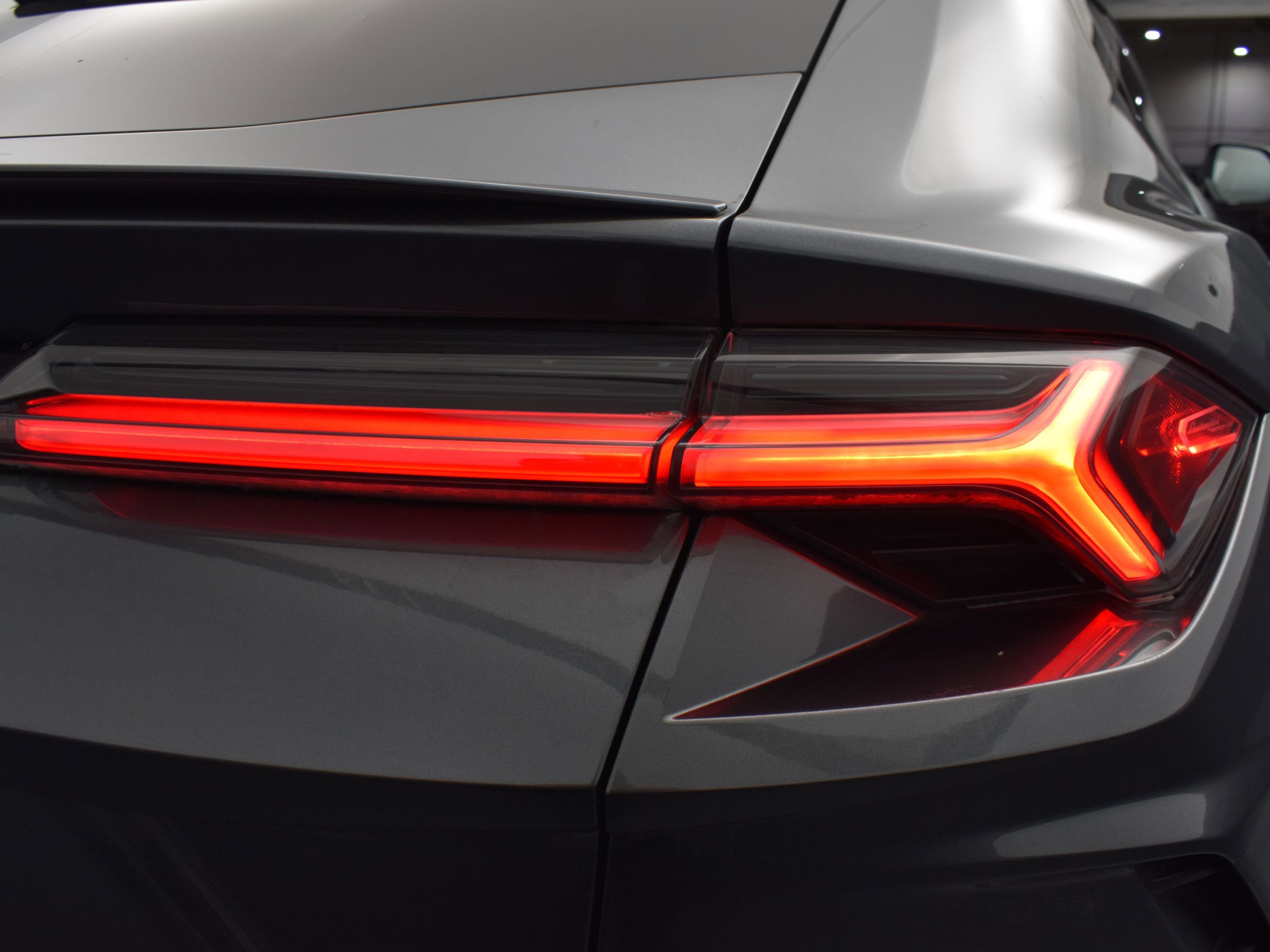 Used 2020 Lamborghini Urus image 7