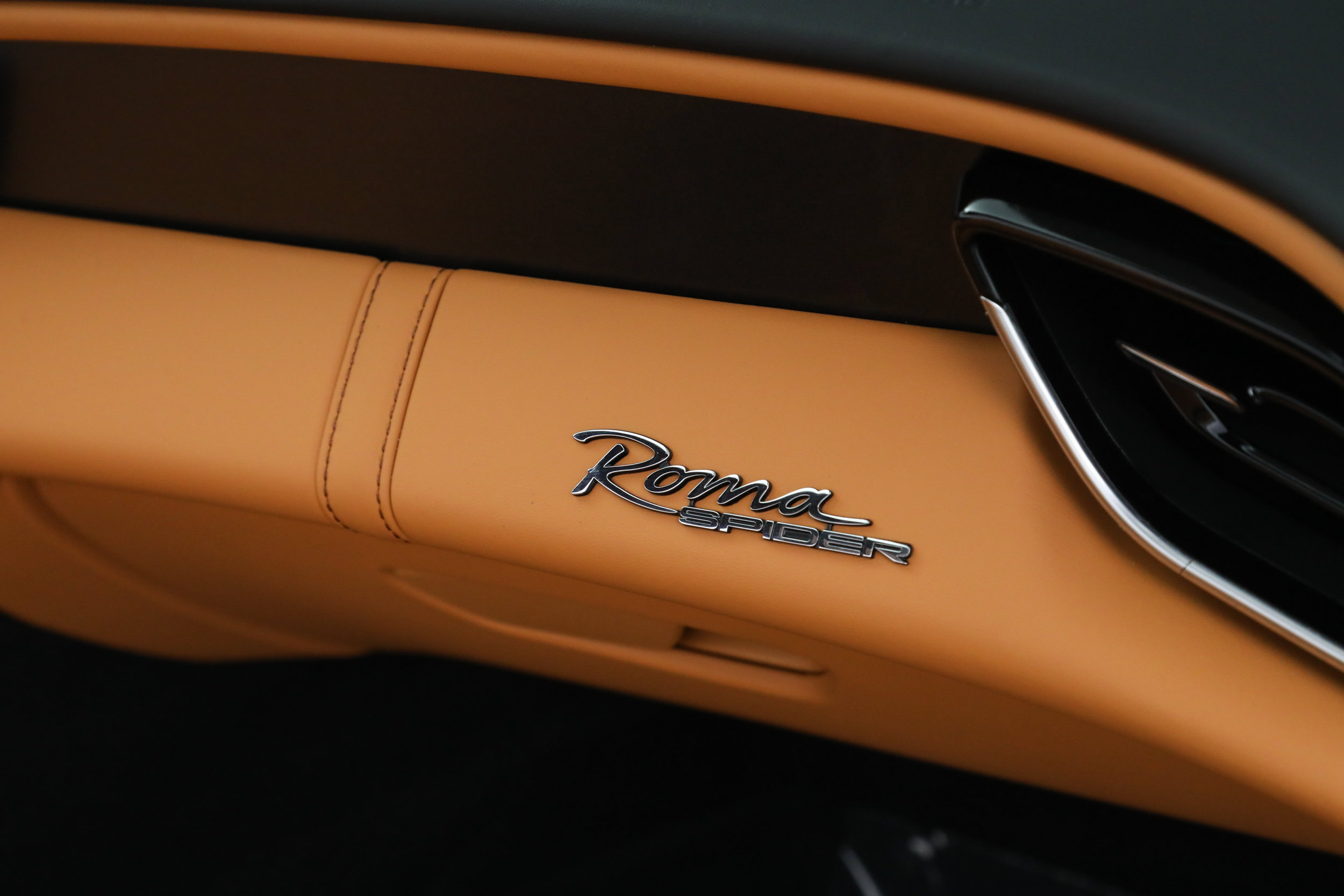Certified 2025 Ferrari Roma Spider RWD image 22