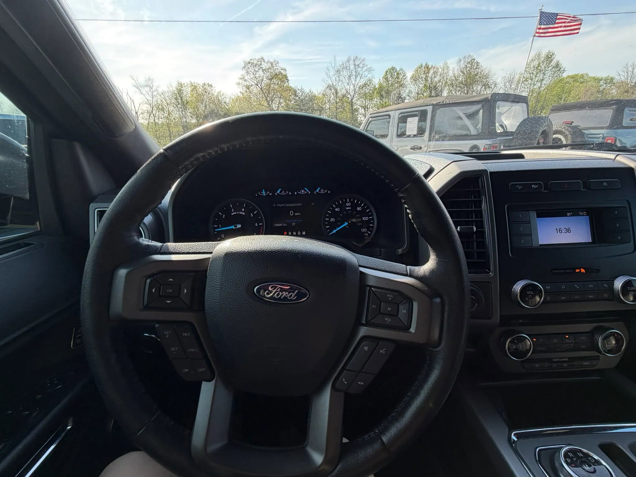 Used 2018 Ford Expedition Max XLT AWD/4WD image 12