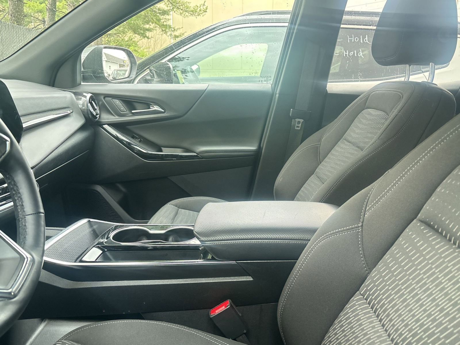 Used 2025 Chevrolet Equinox LT image 9