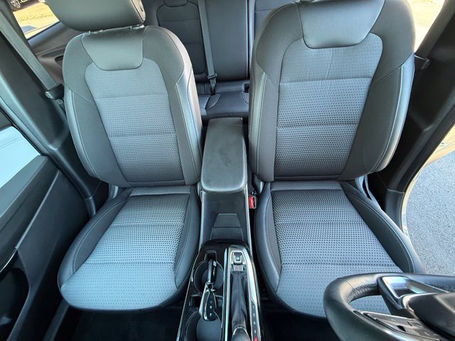 Used 2024 Chevrolet Trax LT w/ Driver Confidence Package FWD image 17