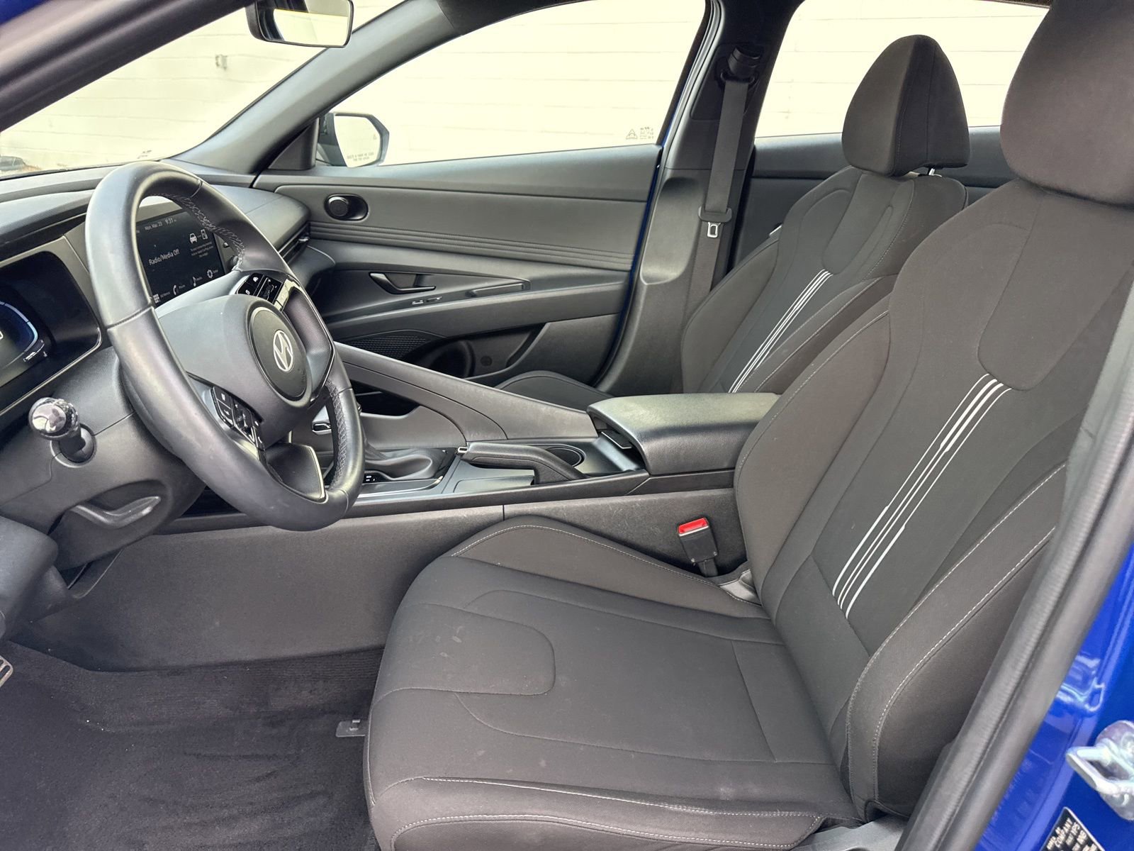 Certified 2025 Hyundai Elantra Sport image 18