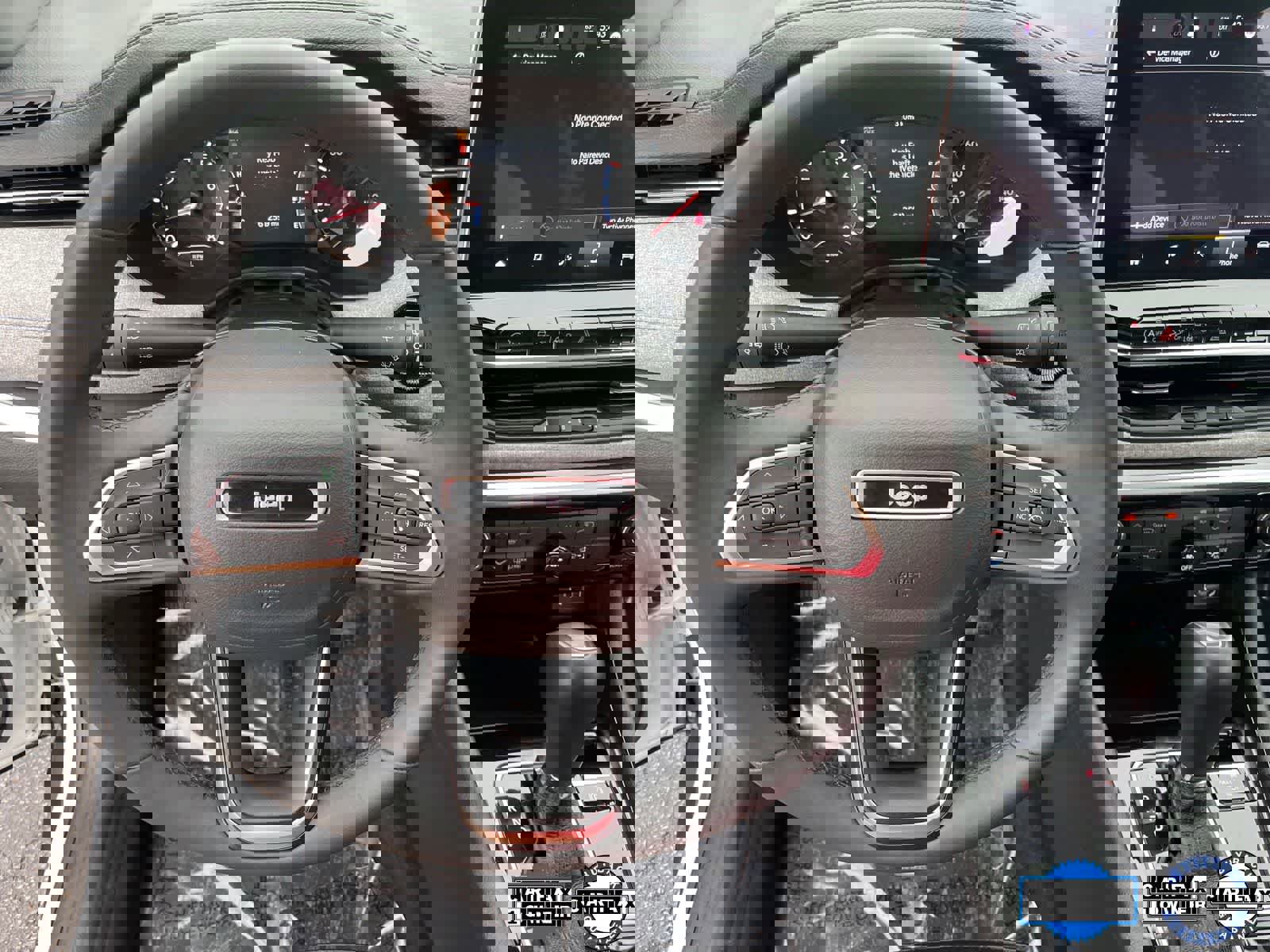 Used 2024 Jeep Compass Latitude image 12