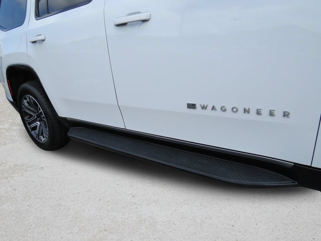 Used 2024 Jeep Wagoneer Series II w/ Flexible Seating Group RWD image 12