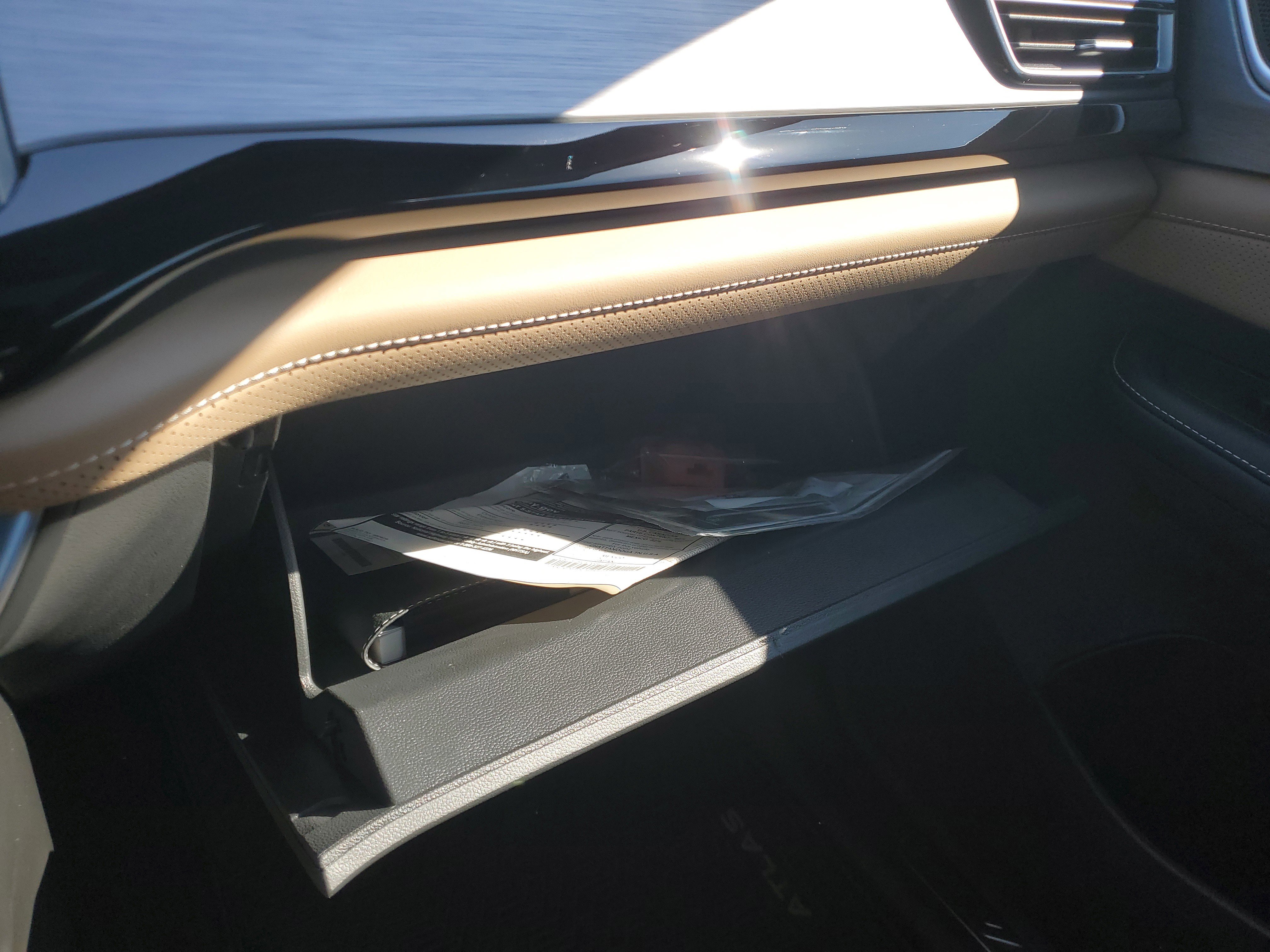 Used 2024 Volkswagen Atlas Cross Sport SE w/ Panoramic Sunroof Package image 29