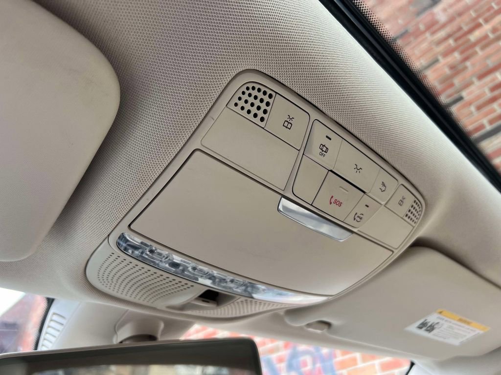 Used 2019 Mercedes-Benz C 300 4MATIC Sedan image 32