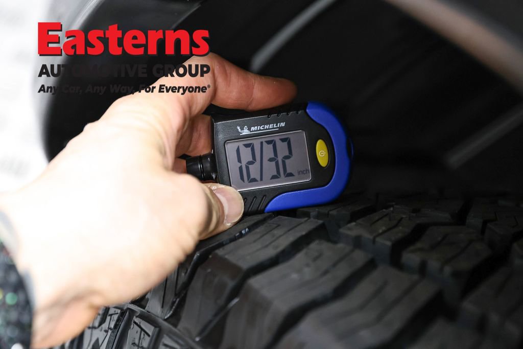 Used 2024 Nissan Armada SL w/ Captain's Chairs Package image 29