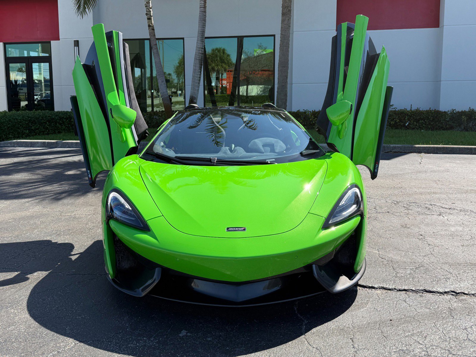 Used 2018 McLaren 570S Spider image 20