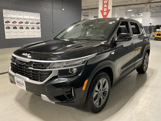 Used 2024 Kia Seltos LX AWD/4WD image 36