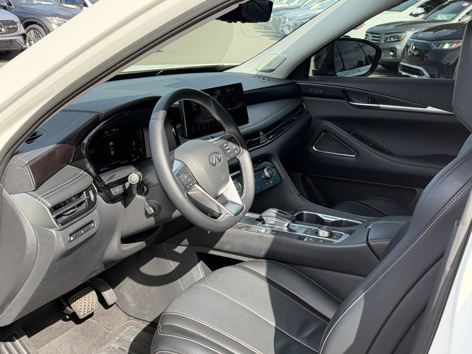Used 2023 INFINITI QX60 Sensory w/ Vision Package AWD/4WD image 10
