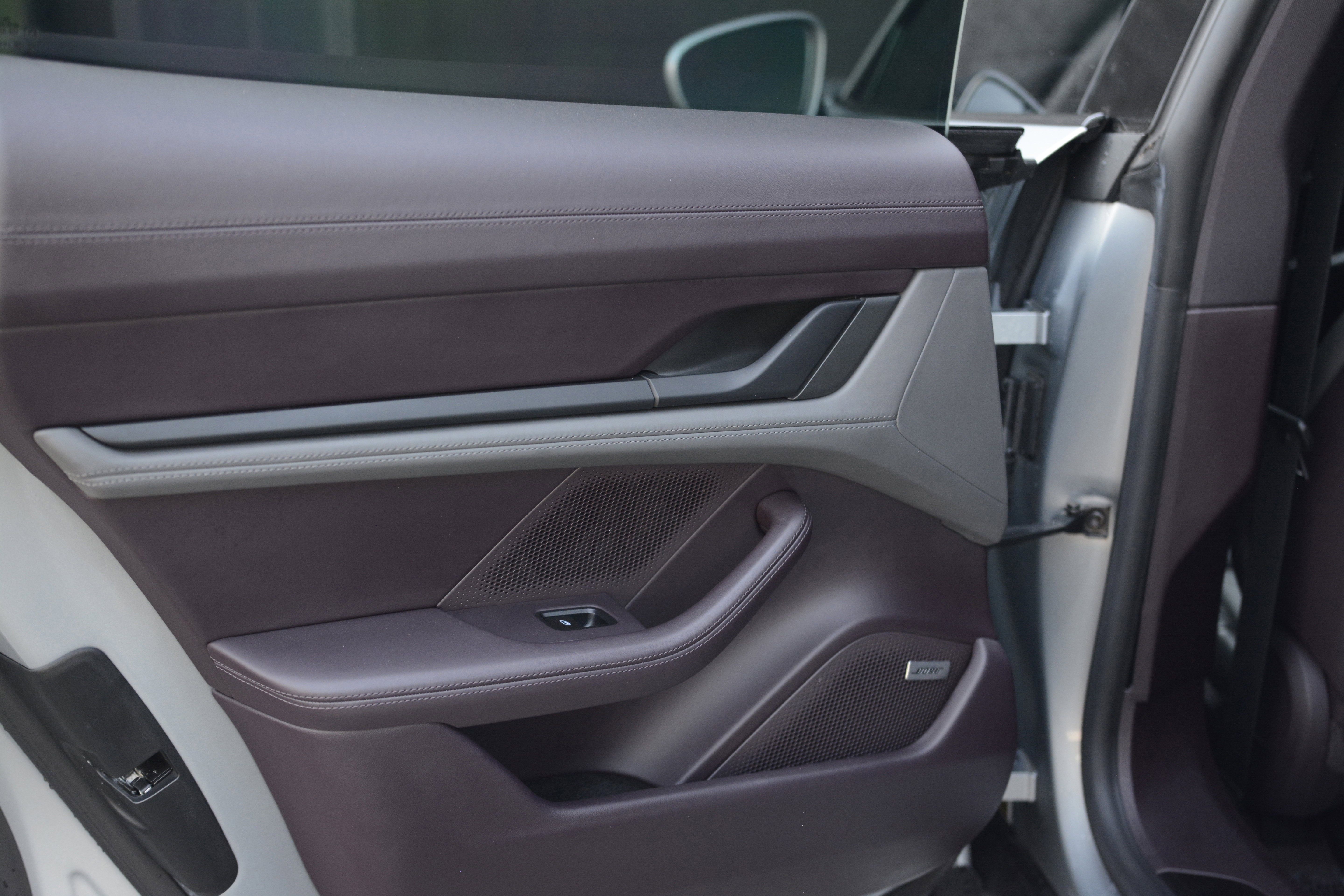 Certified 2022 Porsche Taycan 4S image 31