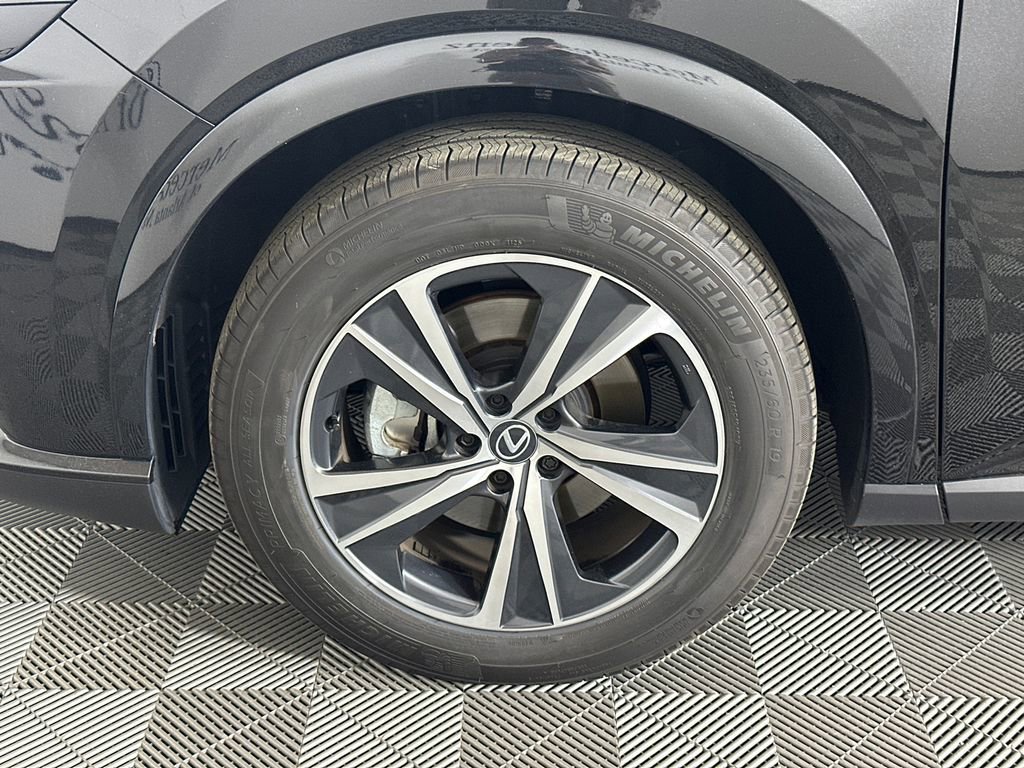 Used 2025 Lexus RX 350 FWD w/ Accessory Package image 11