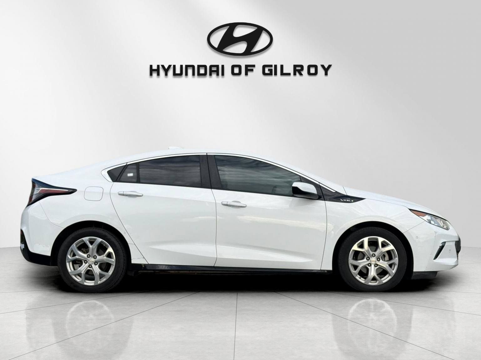 Used 2016 Chevrolet Volt Premier w/ Driver Confidence Package FWD image 6