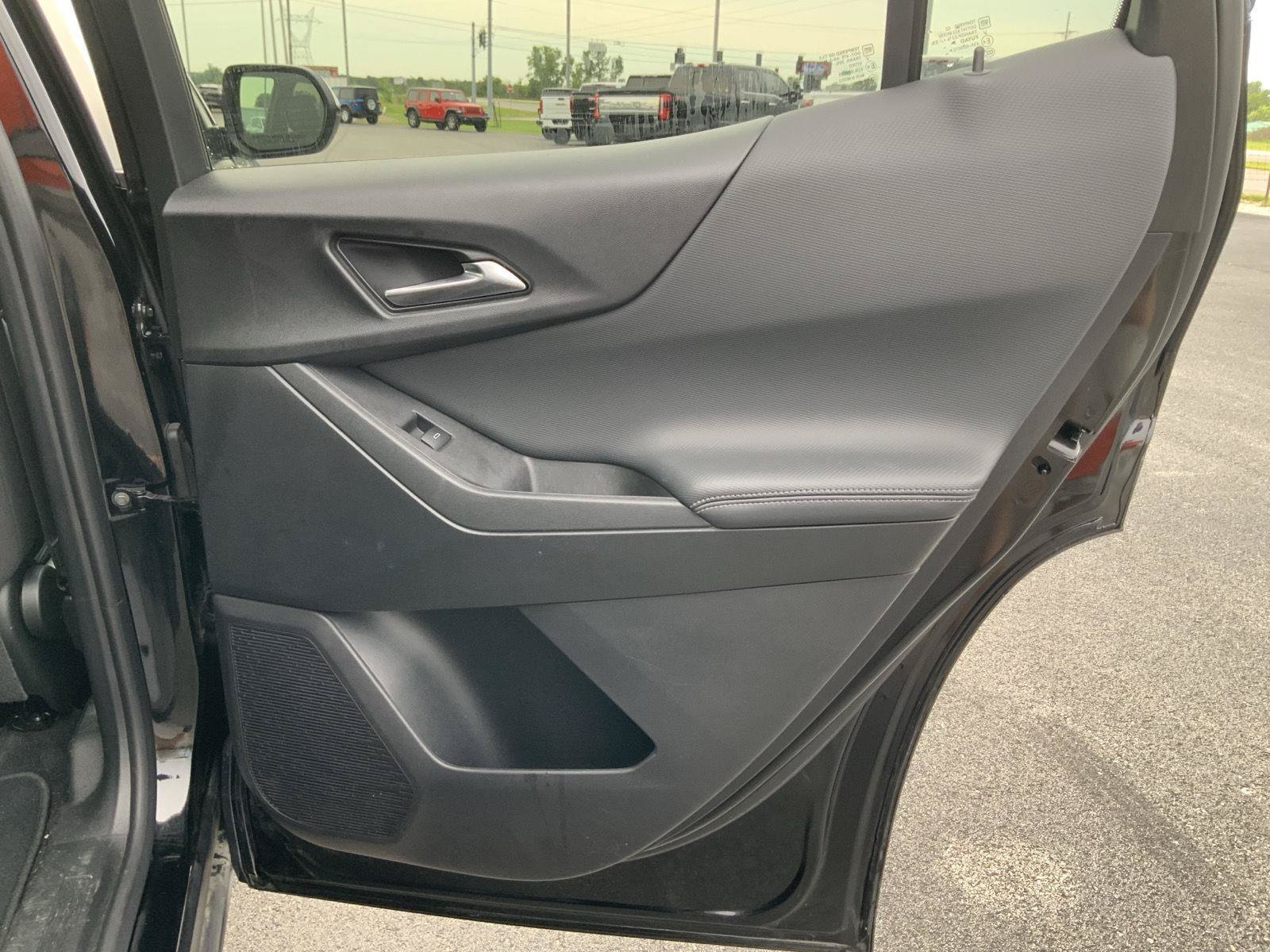 Used 2025 Chevrolet Equinox LT FWD image 51