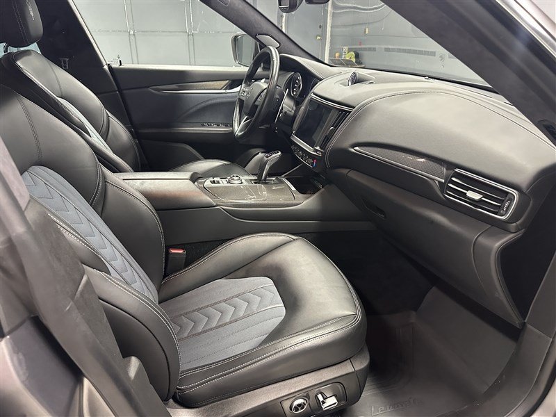Used 2021 Maserati Levante S GranLusso AWD/4WD image 10