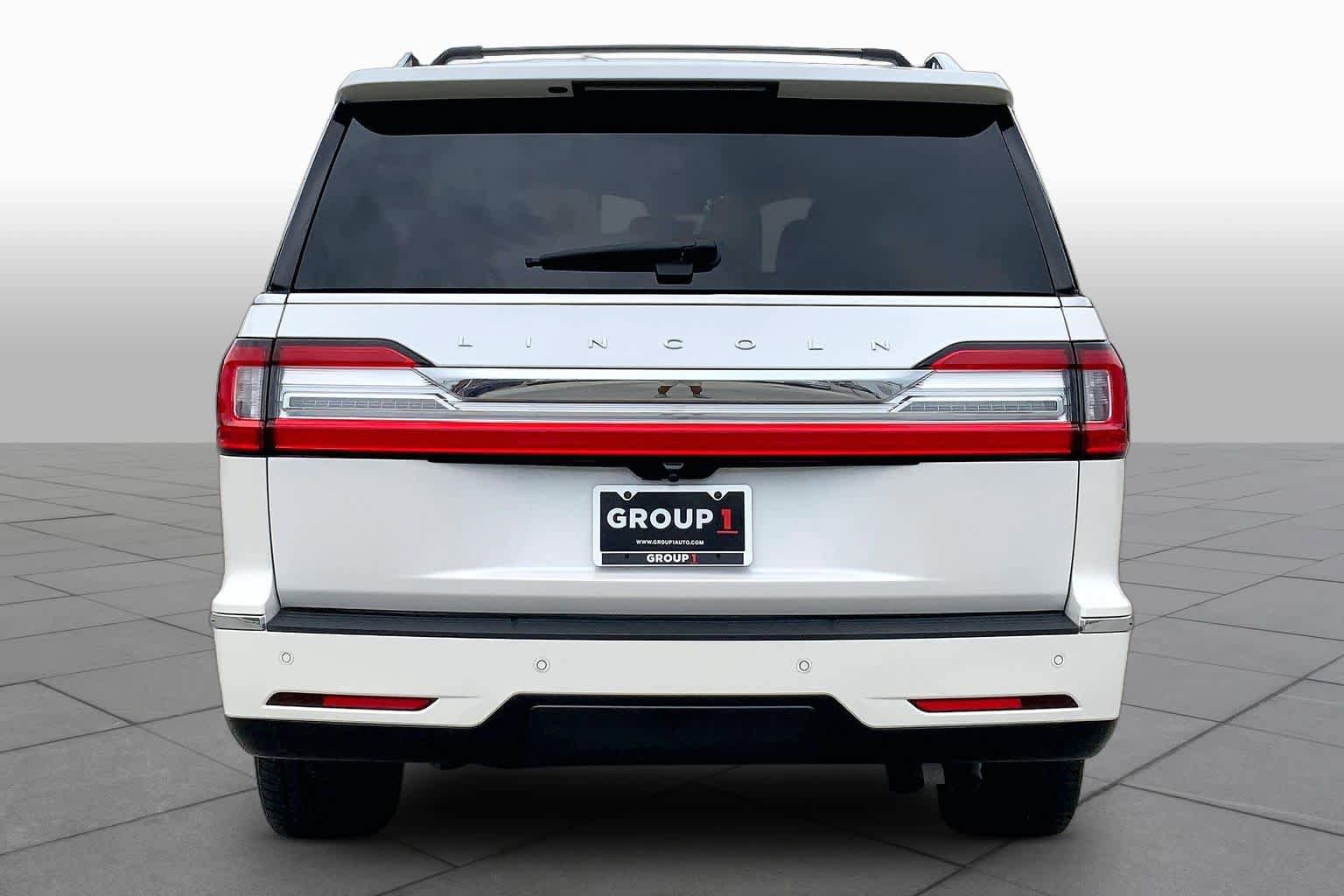 Used 2019 Lincoln Navigator Reserve AWD/4WD image 5