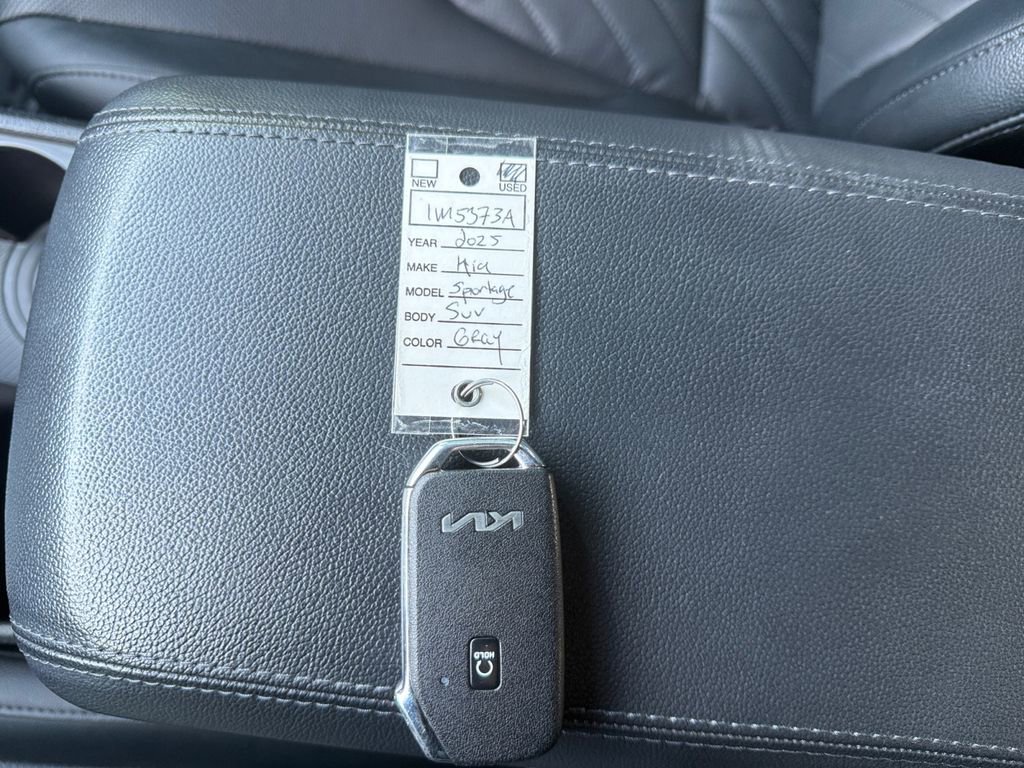 Used 2025 Kia Sportage X-Line image 32