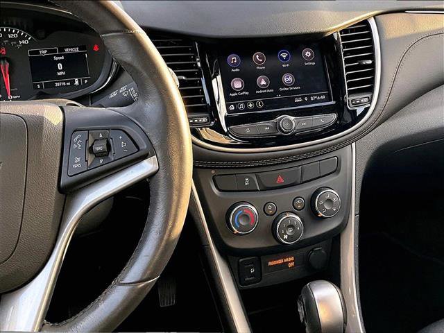 Used 2022 Chevrolet Trax LT w/ Midnight Edition image 8
