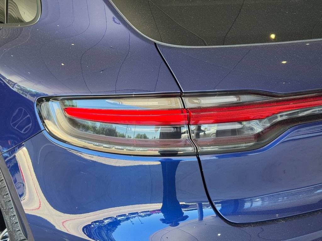 Certified 2026 Porsche Macan AWD/4WD image 13
