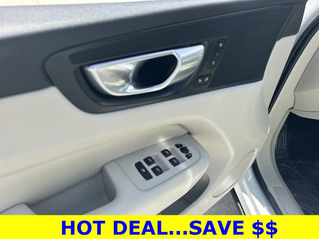 Used 2024 Volvo XC60 B5 Core AWD/4WD image 17