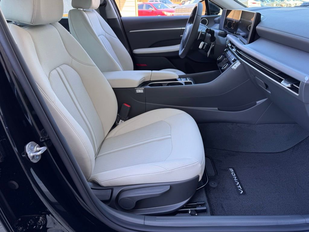 New 2026 Hyundai Sonata SEL FWD image 17