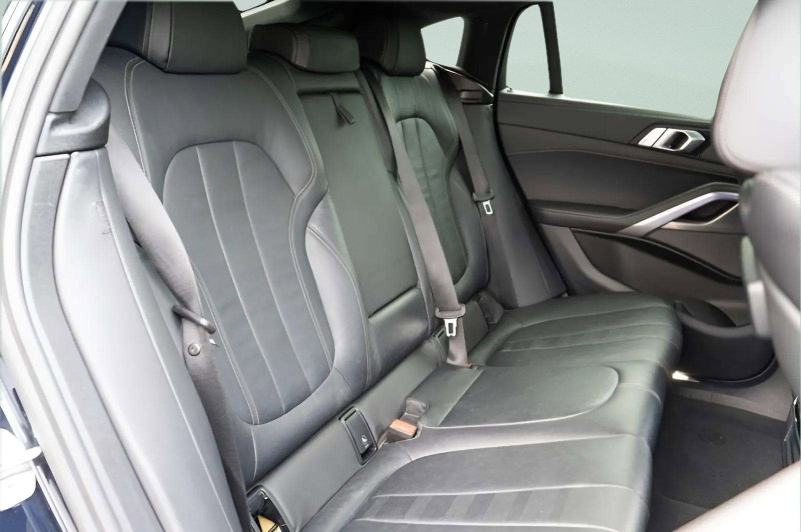 Used 2021 BMW X6 xDrive40i w/ M Sport Package image 34