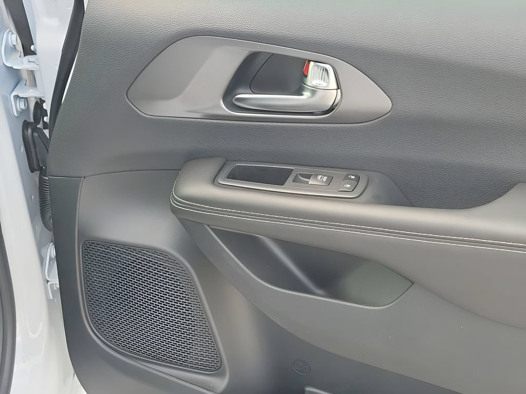 New 2026 Chrysler Voyager LX FWD image 44