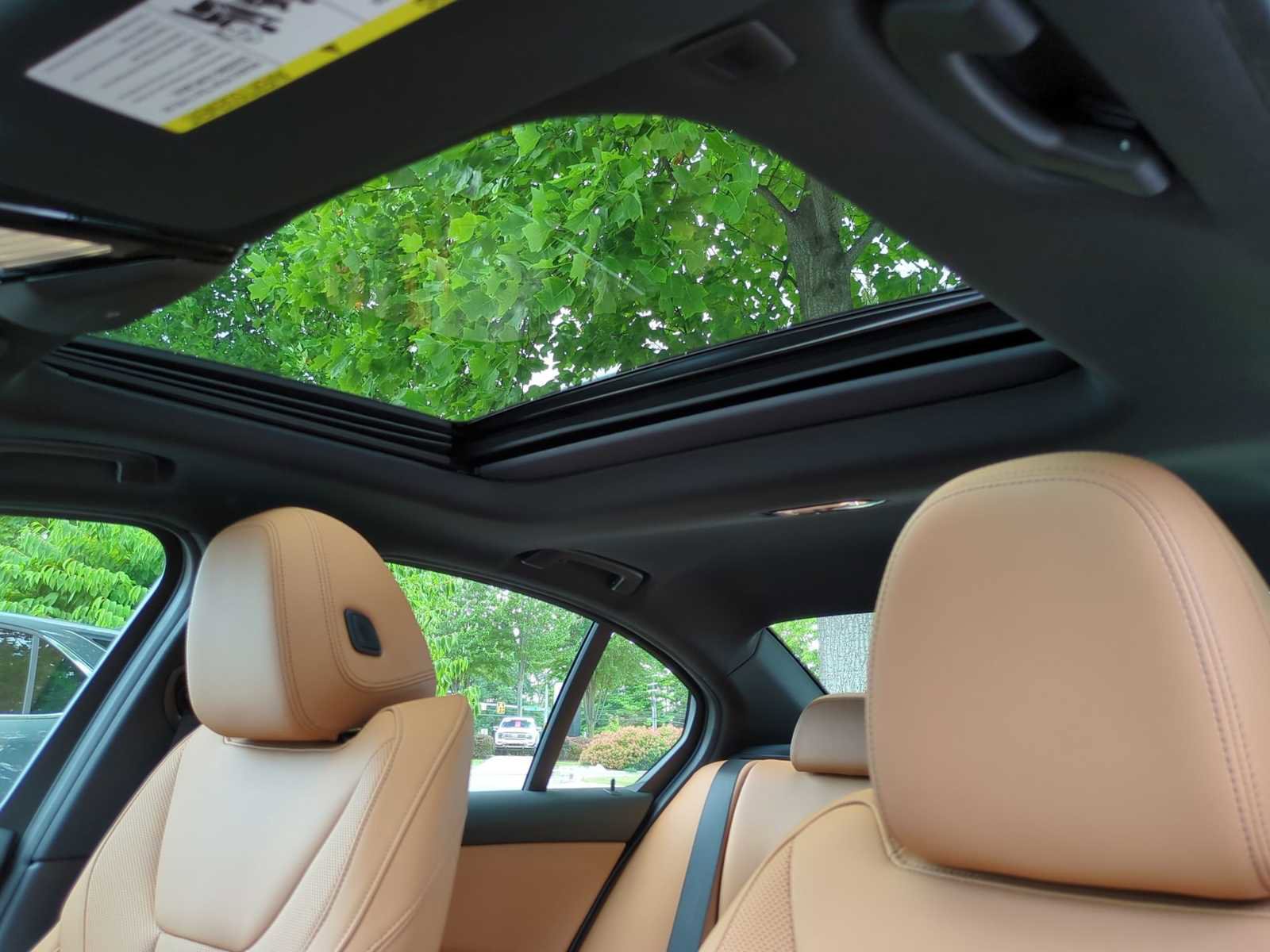 New 2025 BMW 330i xDrive Sedan w/ Premium Package image 19