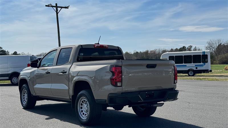 Used 2023 Chevrolet Colorado W/T RWD image 9