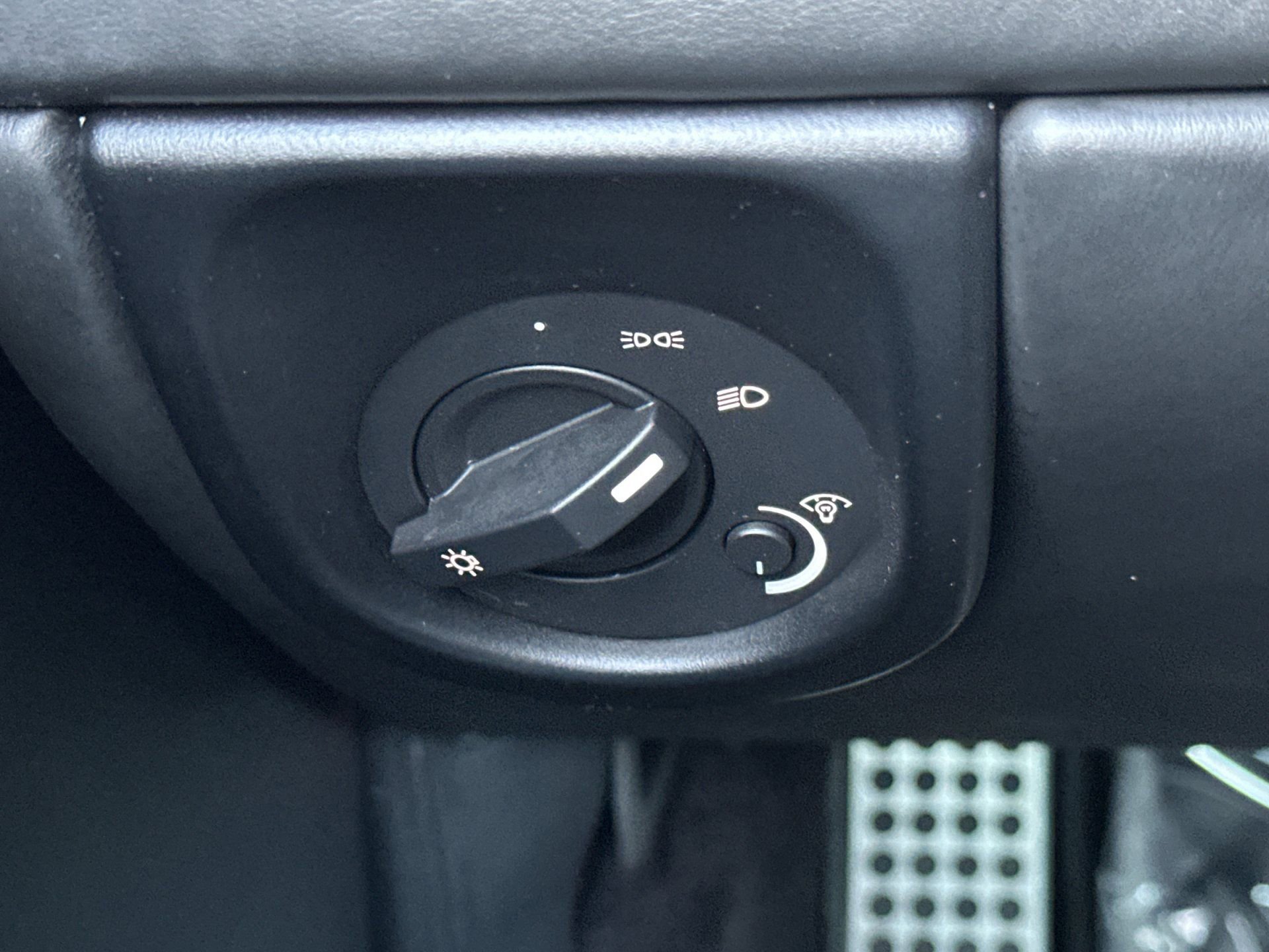 Used 2011 Aston Martin DBS Carbon Black image 30