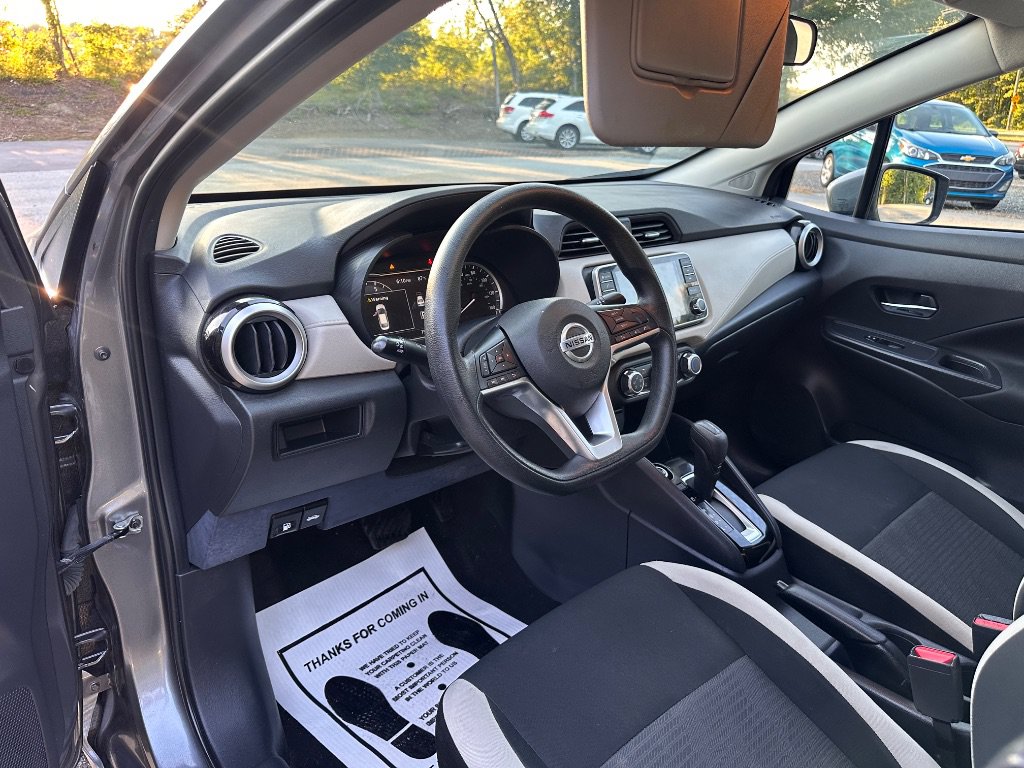 Used 2022 Nissan Versa SV FWD image 12