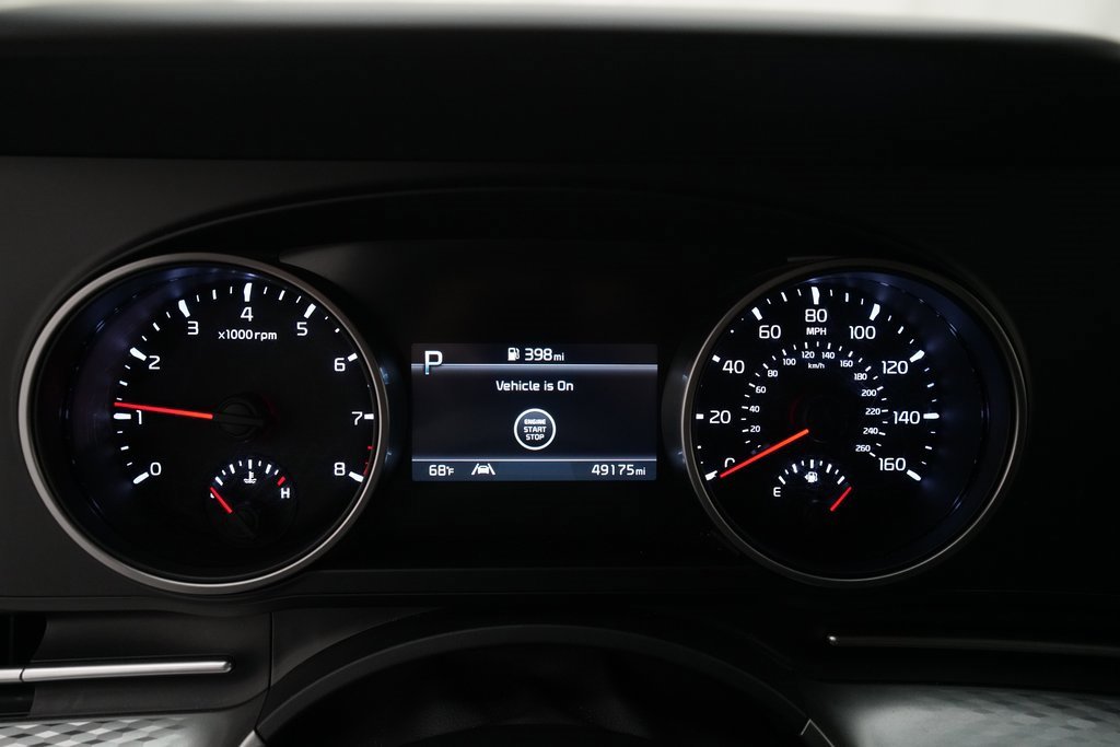 Certified 2024 Kia Carnival LX image 2