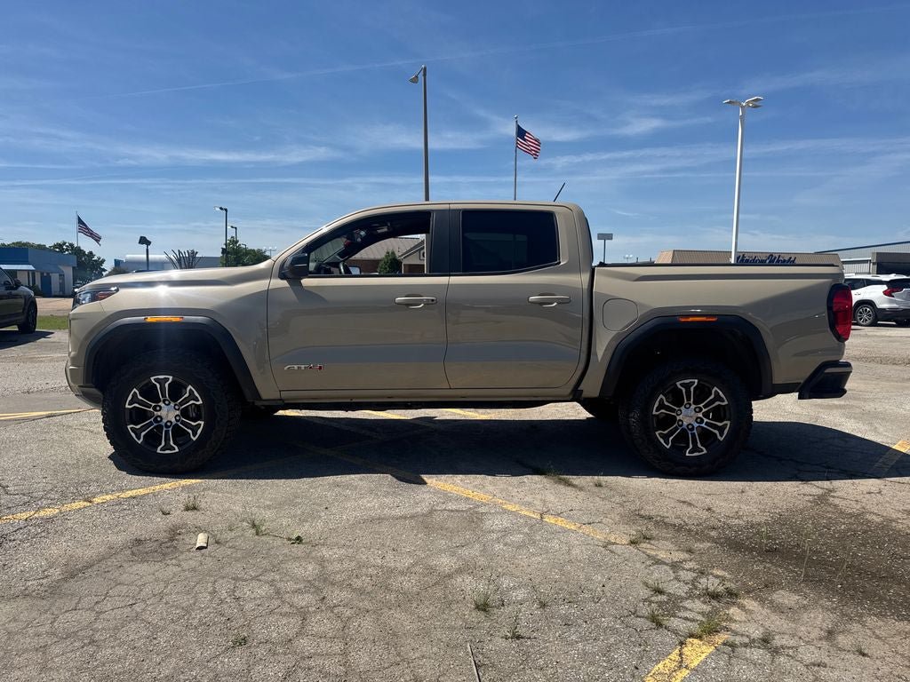 Used 2024 GMC Canyon AT4 AWD/4WD image 3