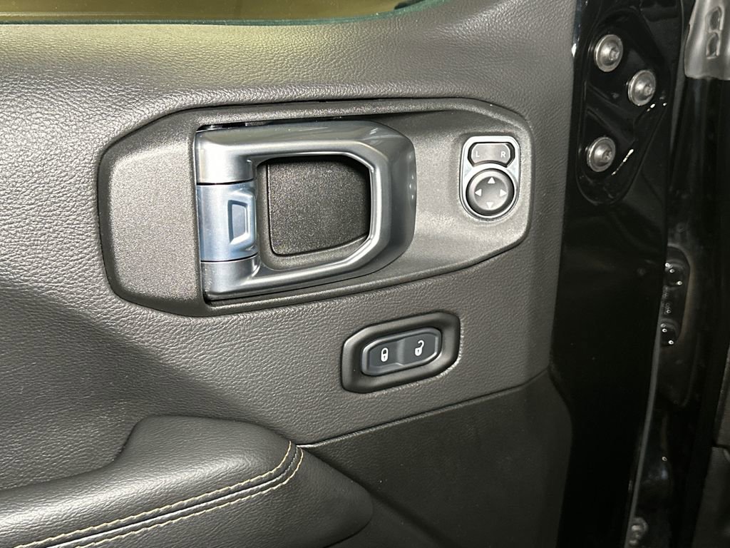 Used 2022 Jeep Wrangler Unlimited Sahara image 14