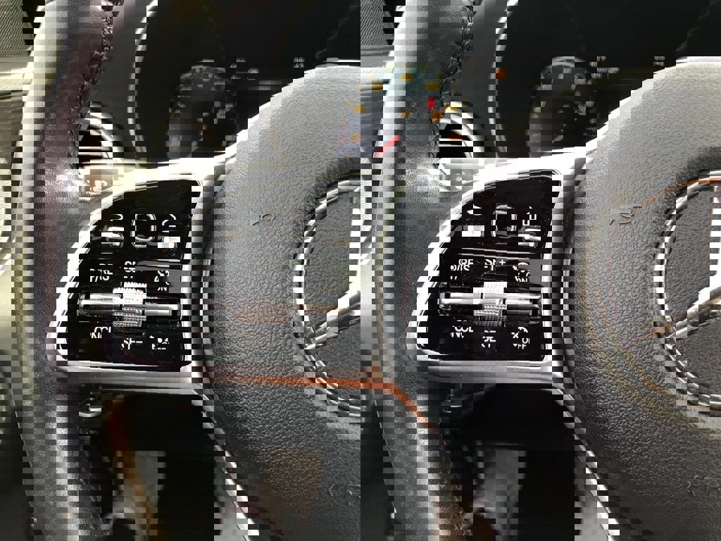 Certified 2021 Mercedes-Benz C 300 4MATIC Sedan w/ Premium Package image 21