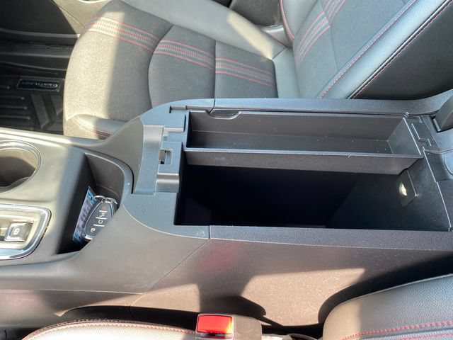 Used 2022 Chevrolet Equinox RS w/ LPO, Cargo Package FWD image 15