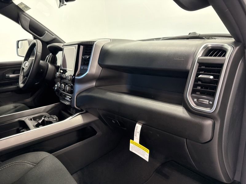 New 2026 RAM 1500 Express AWD/4WD image 10