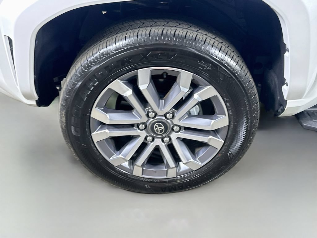 Used 2025 Toyota 4Runner Limited AWD/4WD image 8