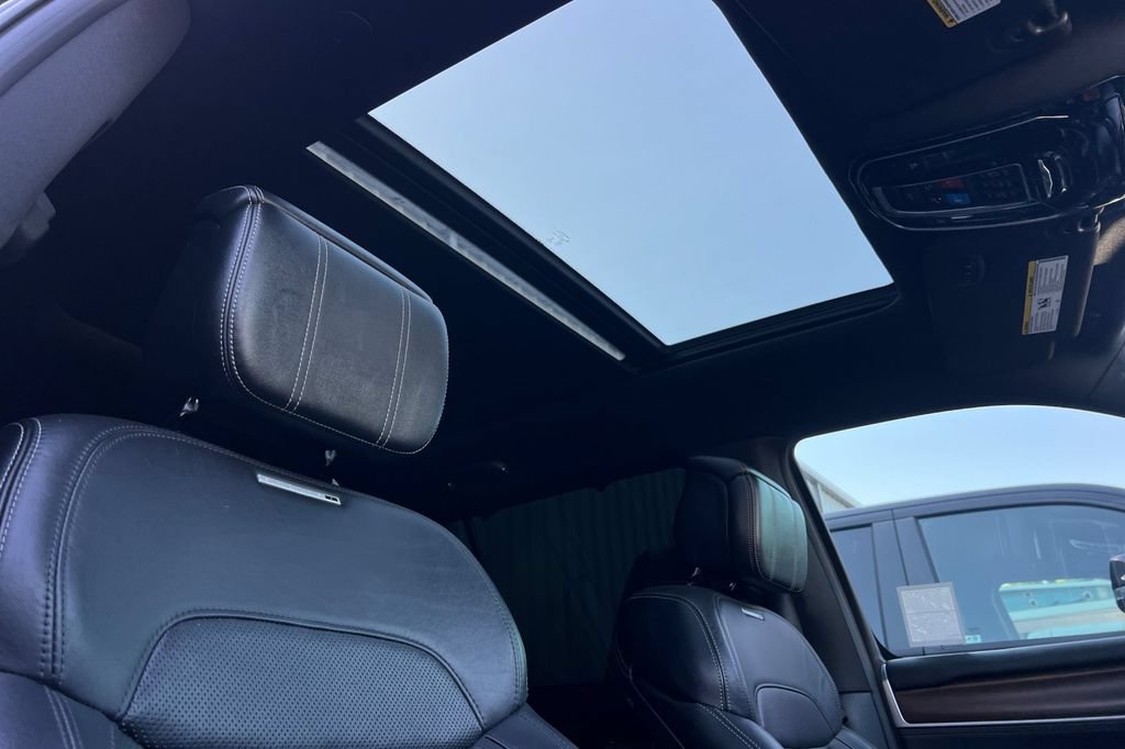 Used 2022 Jeep Grand Wagoneer Series I w/ Flexible Seating Group AWD/4WD image 17