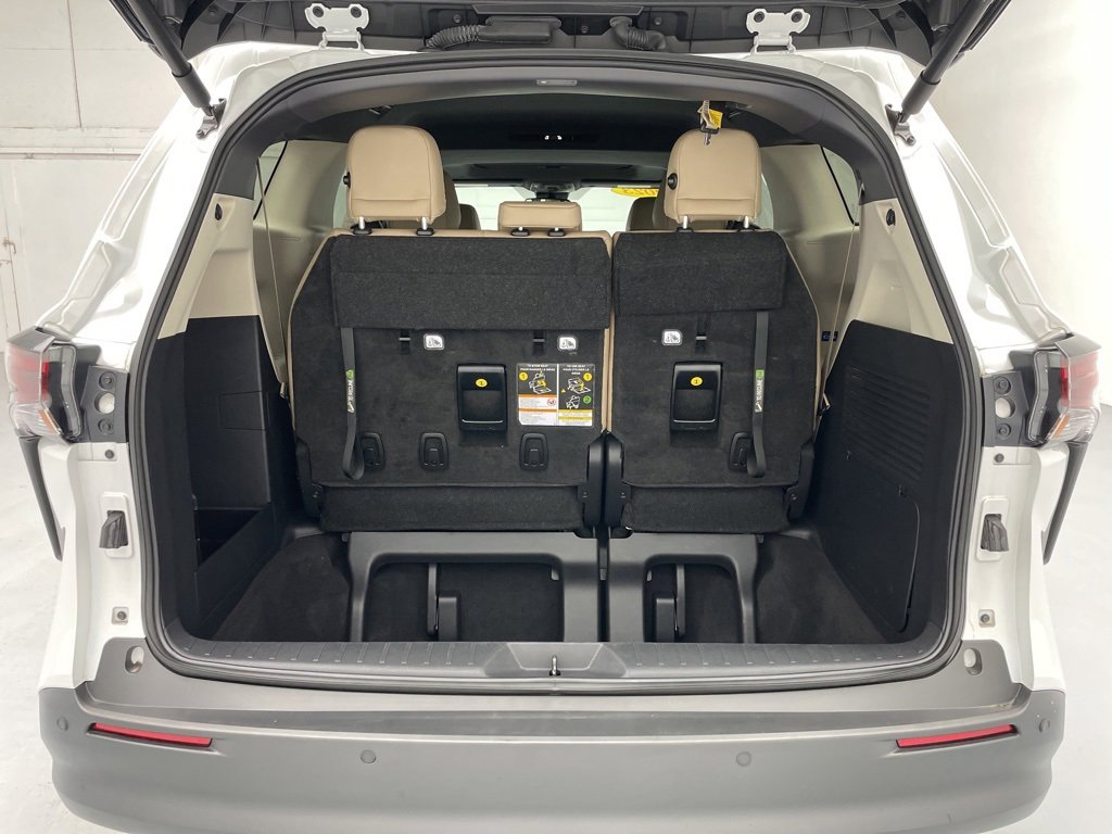 Used 2023 Toyota Sienna XLE image 48