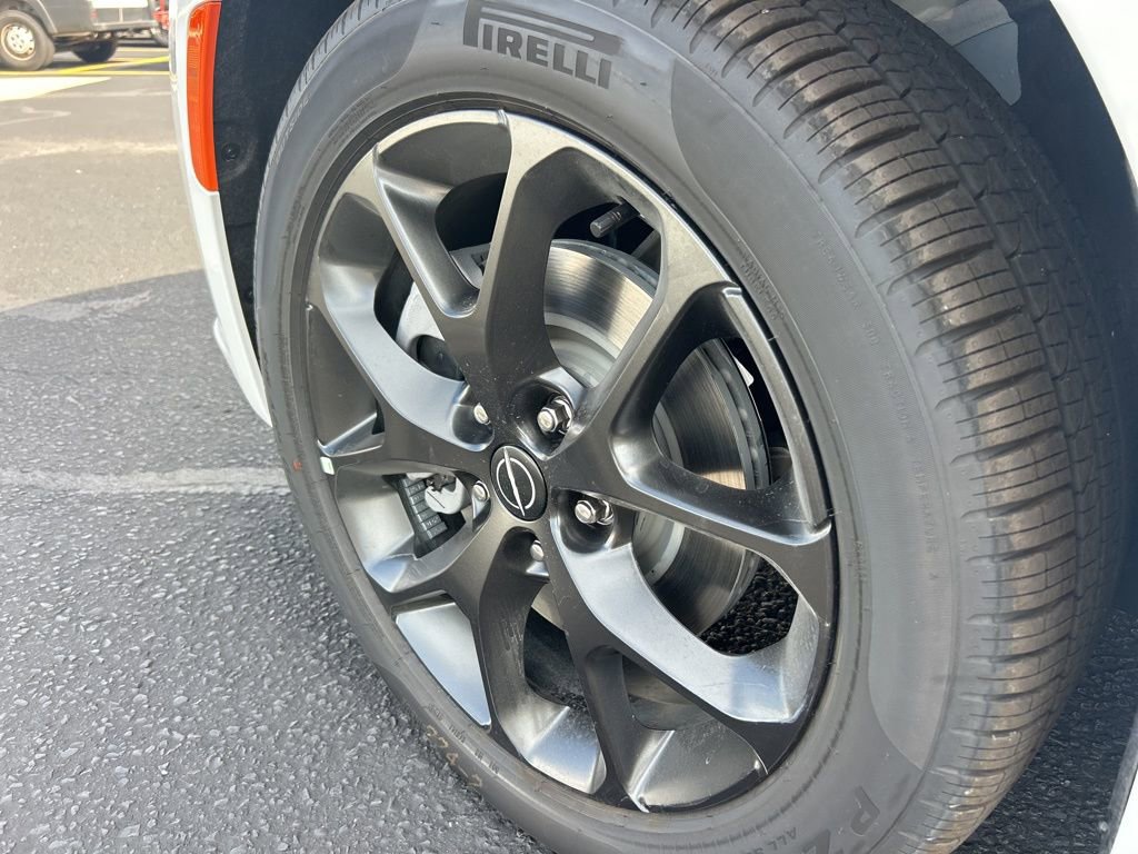 New 2026 Chrysler Pacifica Limited w/ S Appearance Package image 24