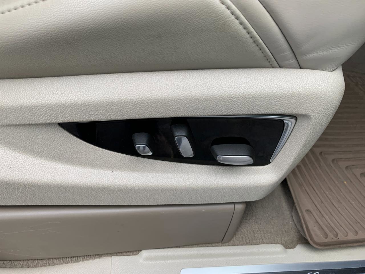 Used 2015 Cadillac Escalade ESV Premium image 50