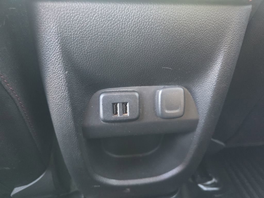 Used 2015 GMC Canyon SLE w/ All-Terrain Package AWD/4WD image 29