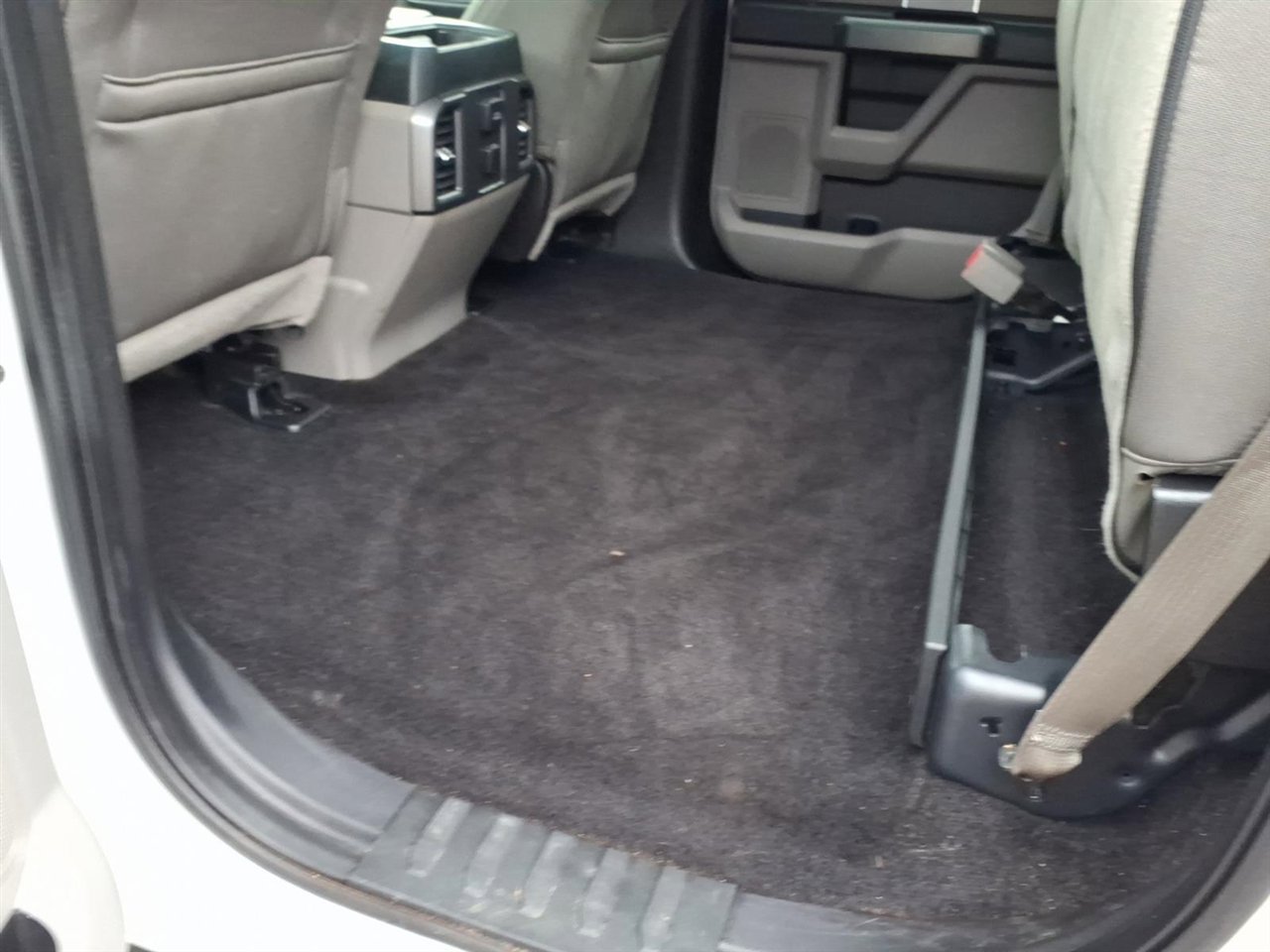 Used 2016 Ford F150 XLT w/ Equipment Group 302A Luxury image 5