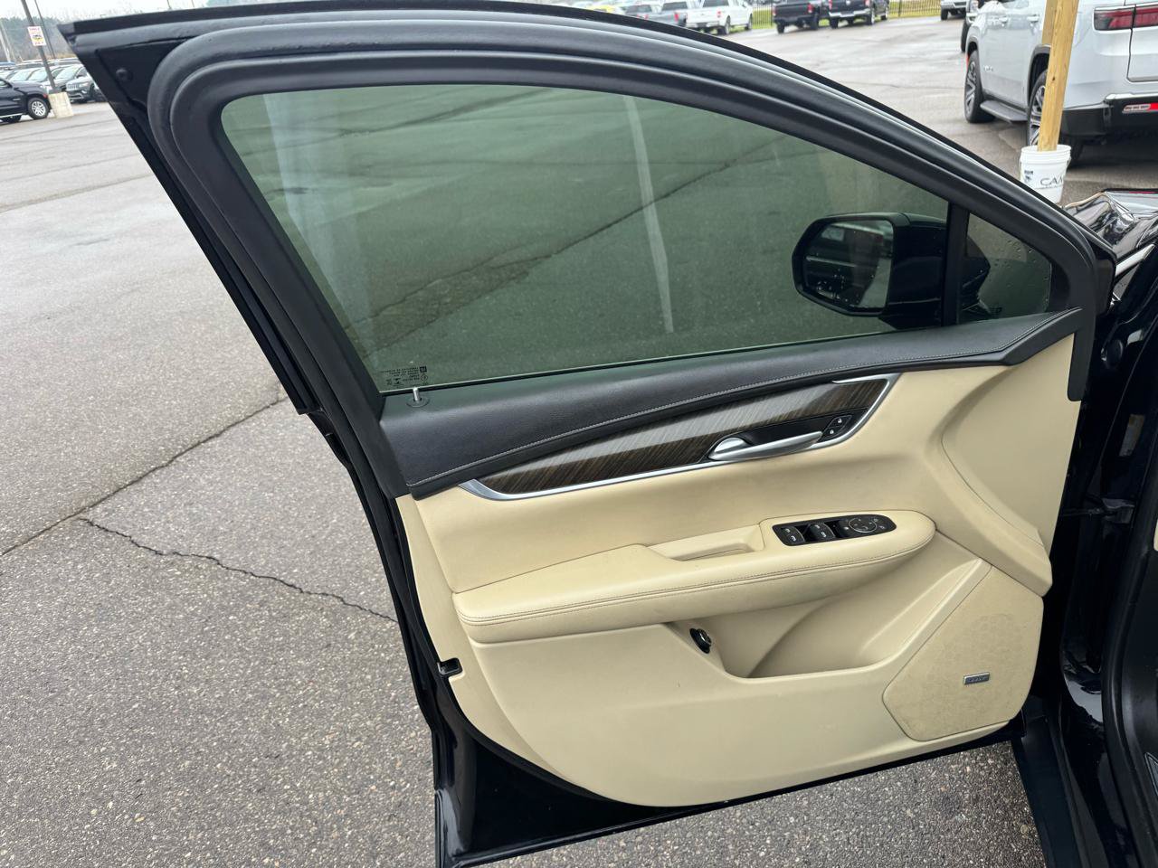 Used 2019 Cadillac XT5 AWD image 15