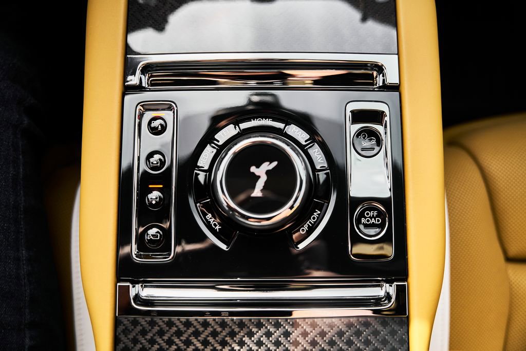 Used 2026 Rolls-Royce Cullinan Black Badge image 68